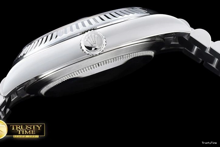 0413 RDD0207C – DayDate SunProtective 674